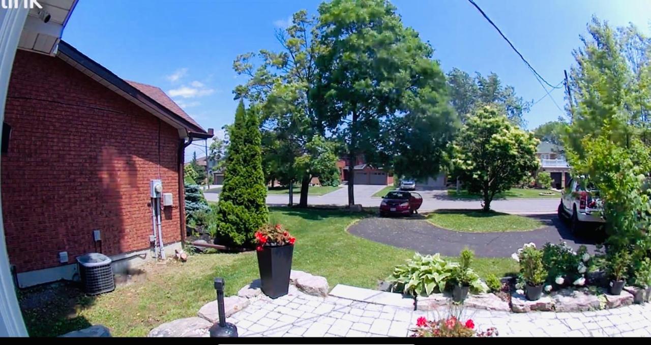 Furnished Family Home Near Toronto - Great Location Game Room - Backyard - Parking & Self Checkin Pickering Eksteriør billede